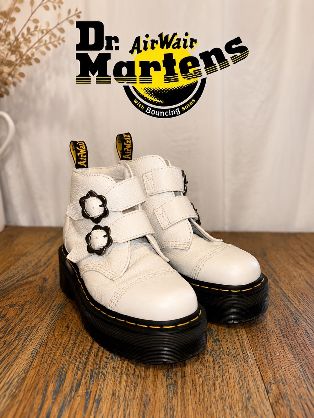 Dr. Martens Devon Flower White Leather Platform Boots Size US 8 / EU 39